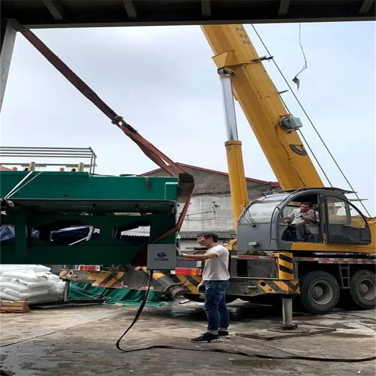 赵西垸林场注意大型吊车出租使用以及应该怎样正确维护