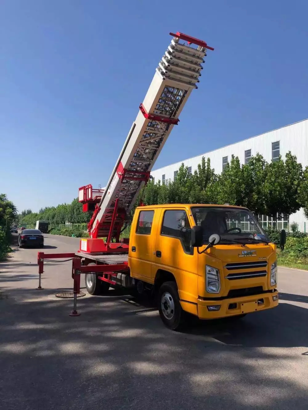 赵西垸林场附近的云梯车出租服务：轻松解决高空作业需求