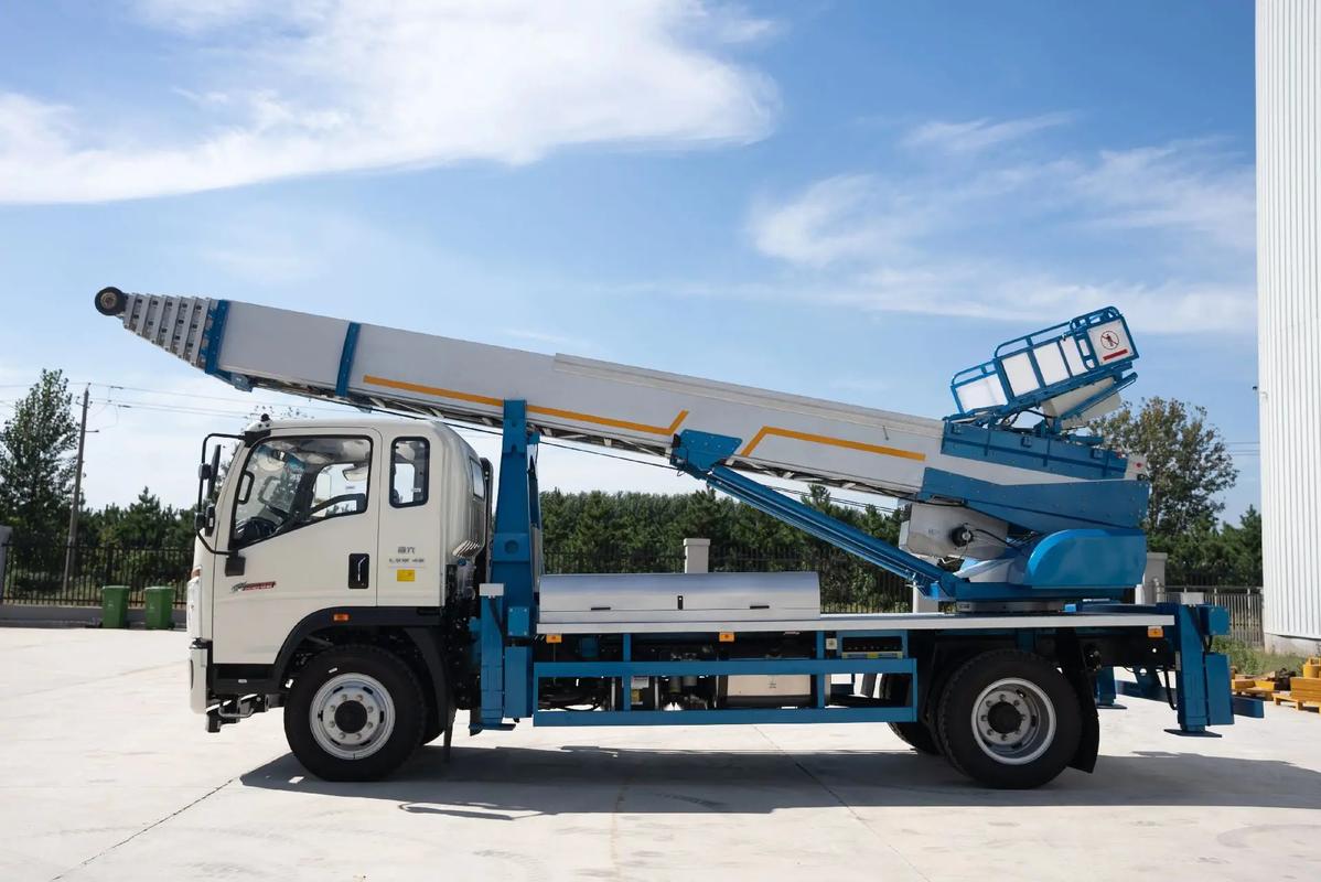 赵西垸林场云梯上料车租赁费用