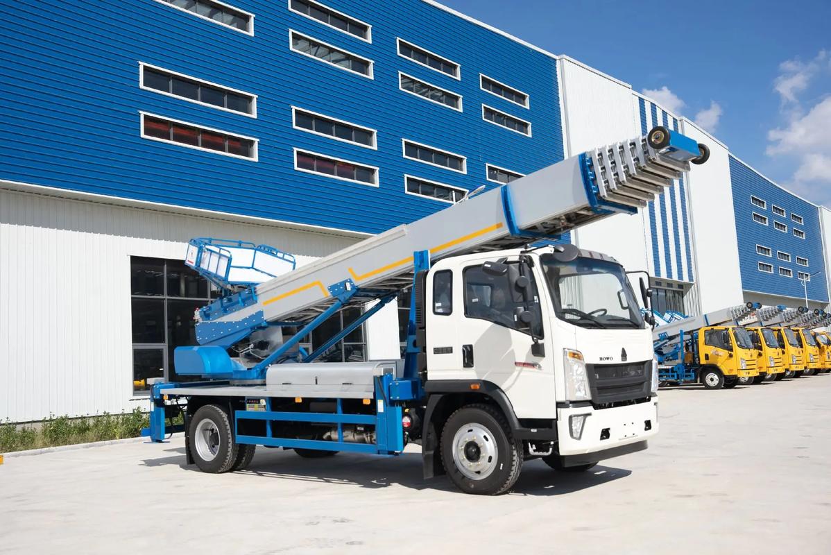 赵西垸林场出租云梯车高空作业车 建筑垃圾搬运